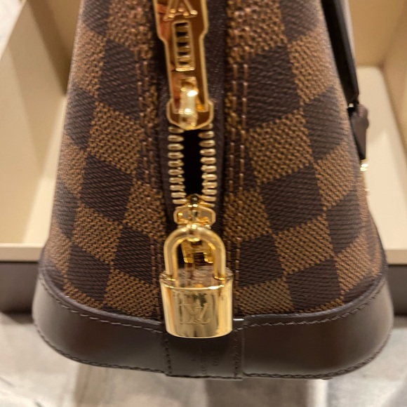 ❤️Authentic❤️ Louis Vuitton Alma PM Damier Ebene N53151 Like new it was a gift. - Picture 3 of 11